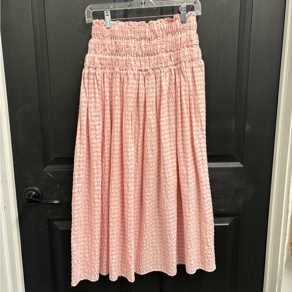 Elizabeth Wilson Dresses & Skirts - Smocked Waist Midi Skirt in Light Pink